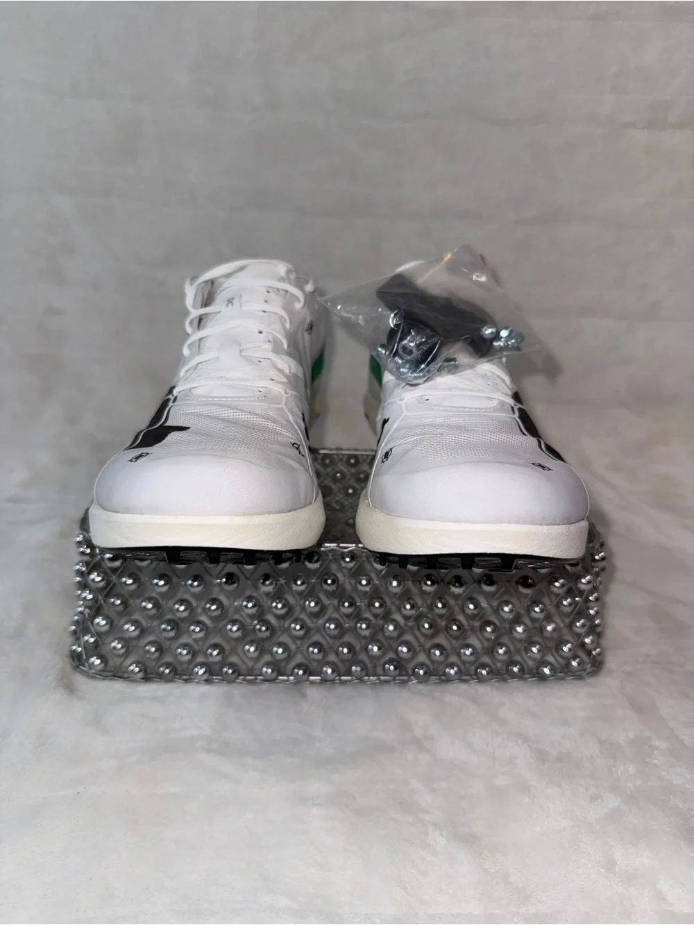 On Running removable spikes 12.5 mens Athletic Sneaker cleats, White Black, Mint